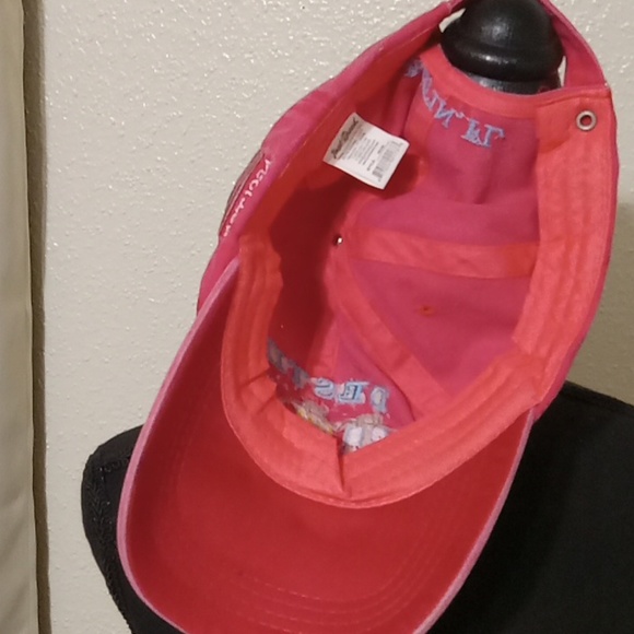 Red cap - Picture 4 of 4